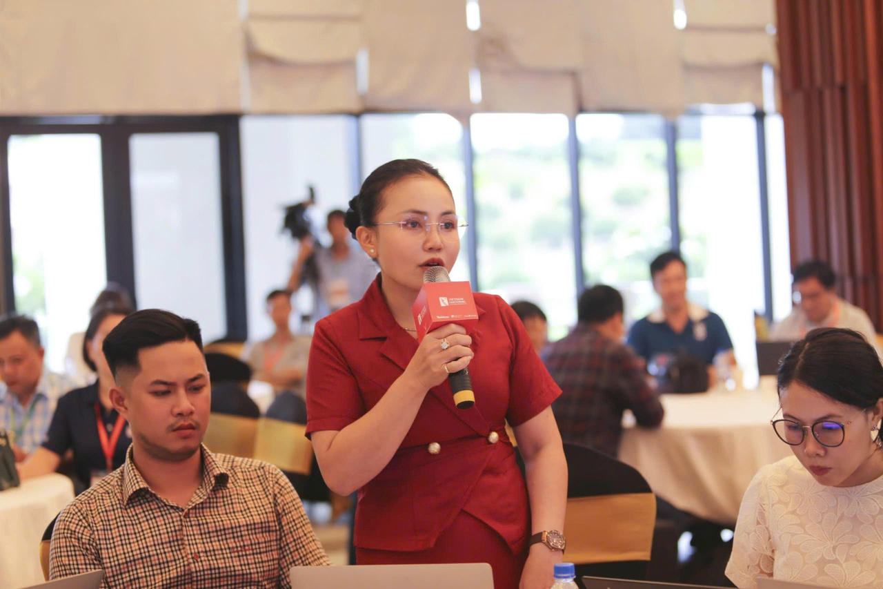 Phóng viên báo Pháp luật Việt Nam đặt câu hỏi cho Ban tổ chức giải đấu