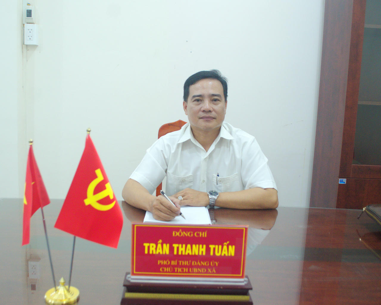 Ông Trần Thanh Tuấn – Chủ tịch UBND xã Châu Thới, tỉnh Cà Mau trao đổi với phóng viên Báo PLVN