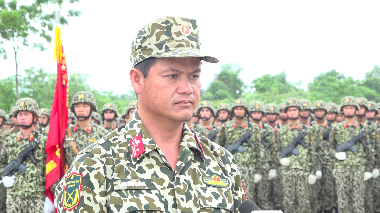 Thiếu tá Lưu Chí Dũng - Tổ trưởng Tổ giáo viên khối Binh chủng đặc công.