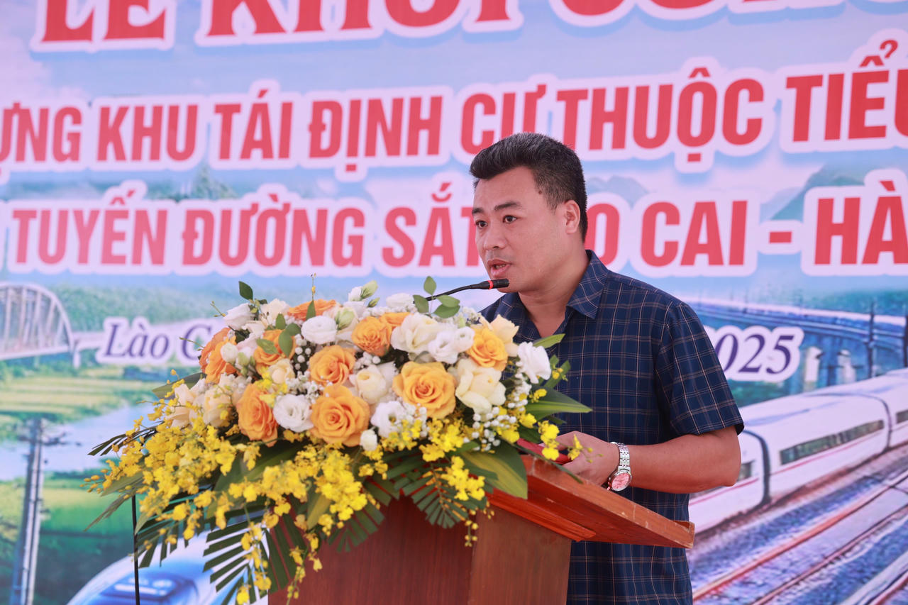 Đại diện nhà thầu thi công phát biểu tại buổi lễ.