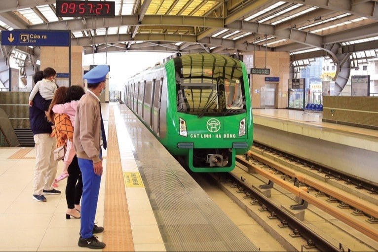Tàu điện Hà Nội tăng chuyến, kéo dài giờ phục vụ dịp Quốc khánh 2/9