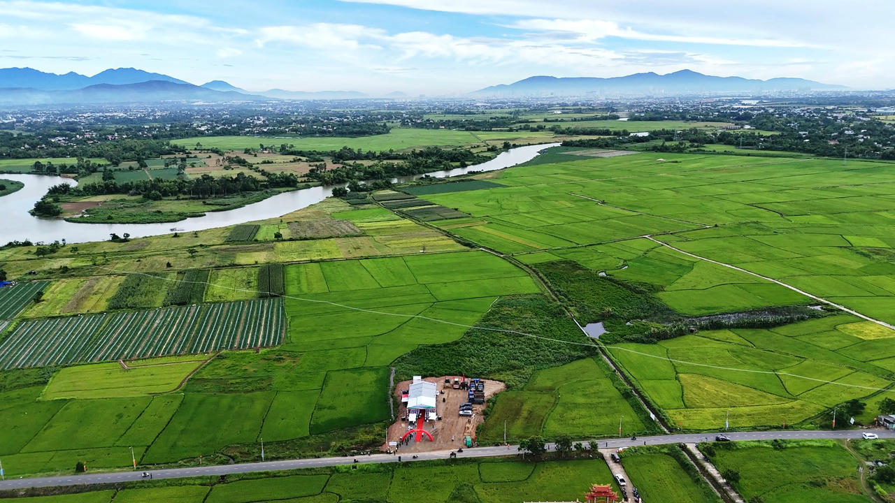 Dự án tái định cư này có tổng mức đầu tư hơn 76 tỷ đồng, quy mô 4,69ha, cung cấp 115 lô, dự kiến hoàn thành vào tháng 11/2026.