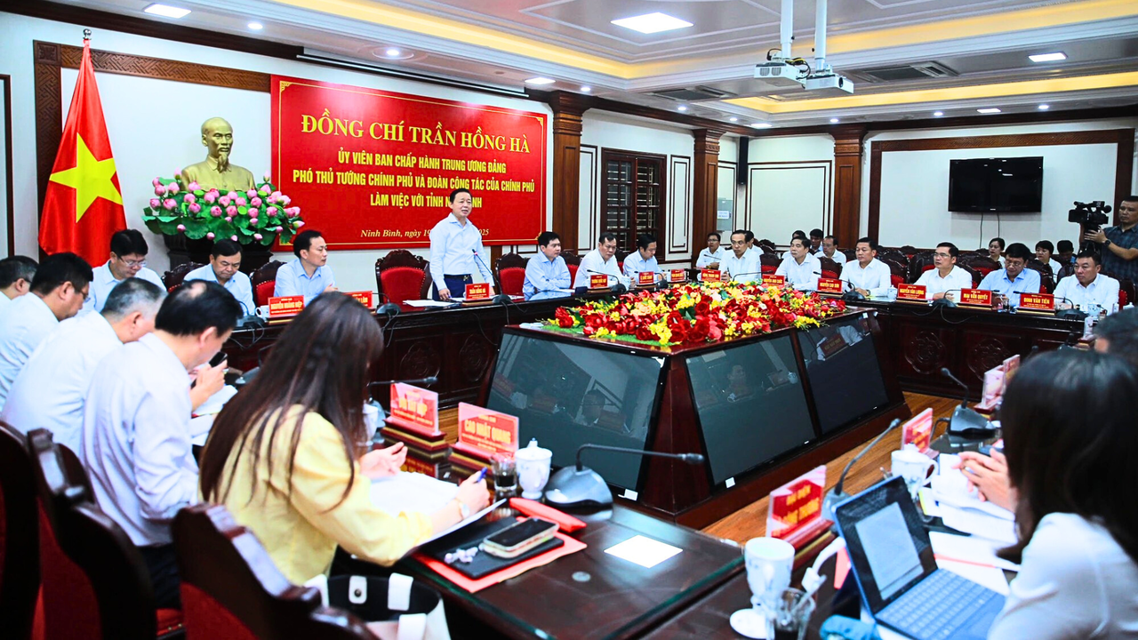 Quang cảnh buổi làm việc (Ảnh: Minh Khôi)