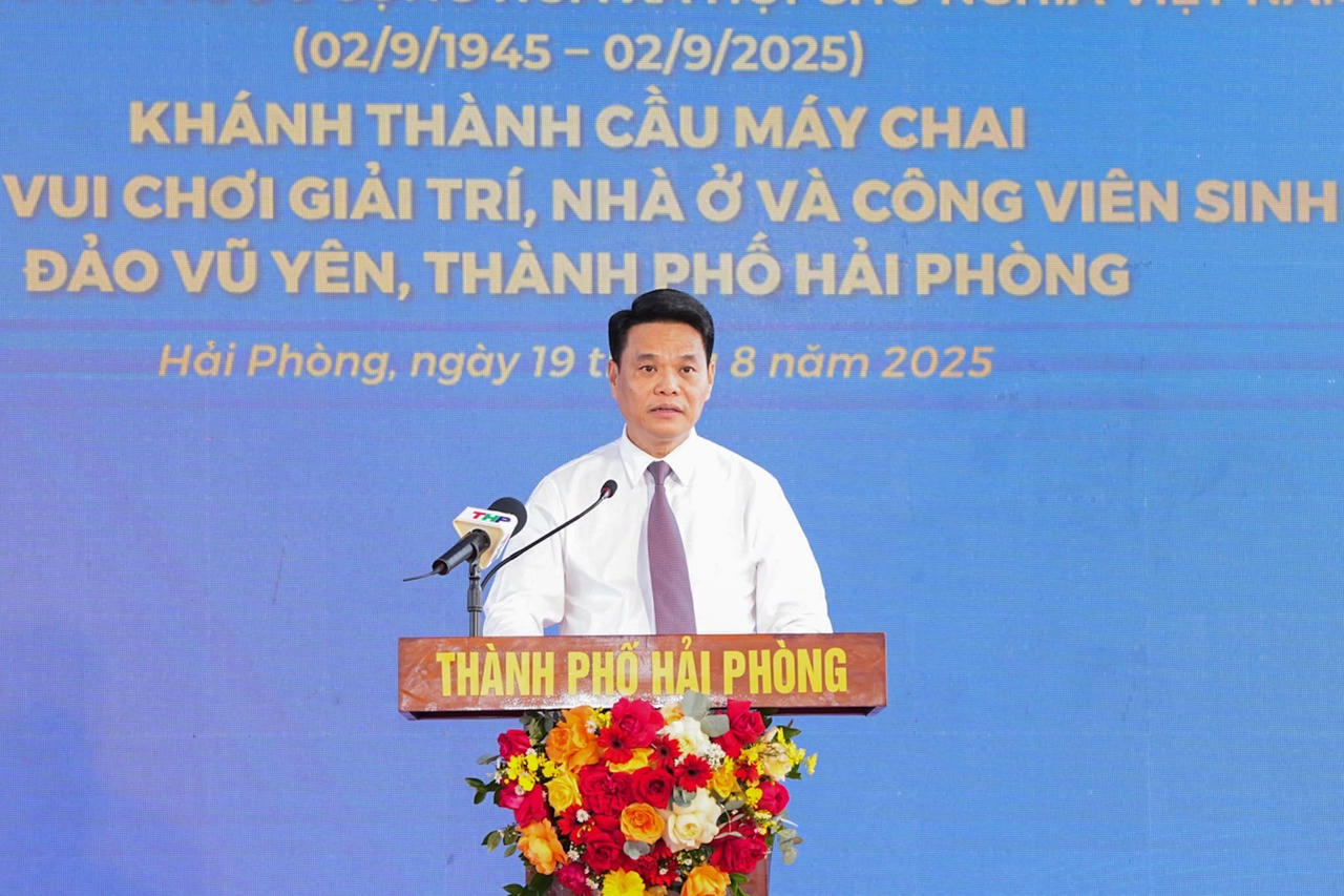 Chủ tịch UBND TP Hải Phòng Lê Ngọc Châu phát biểu tại Lễ khánh thành công trình cầu Máy Chai