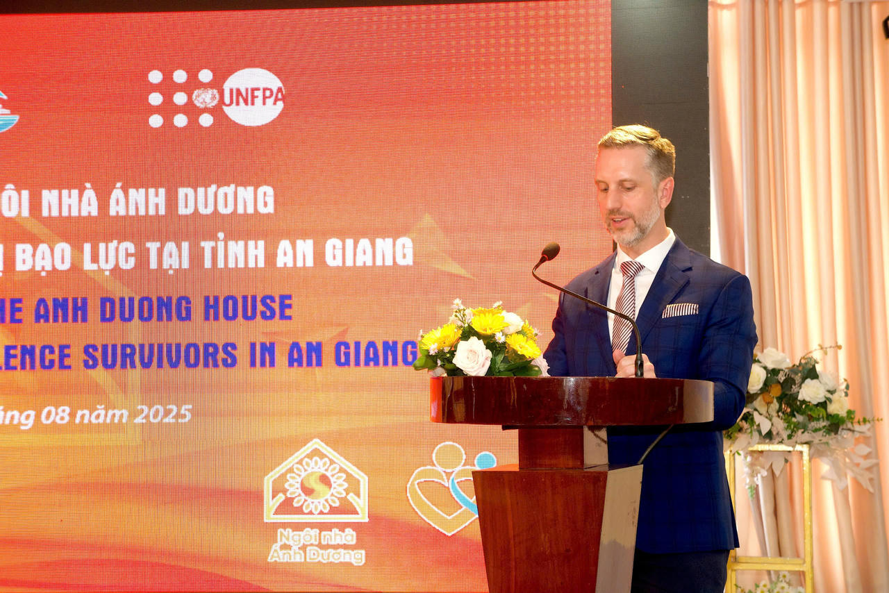Ông Matt Jackson - Trưởng Đại diện UNFPA tại Việt Nam phát biểu.
