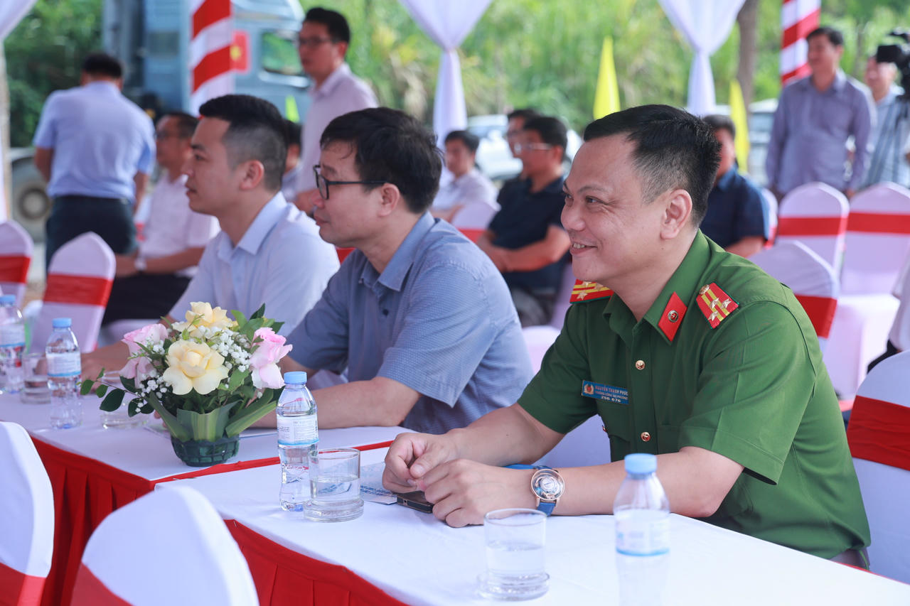 Các đại biểu tham dự Lễ khởi công.