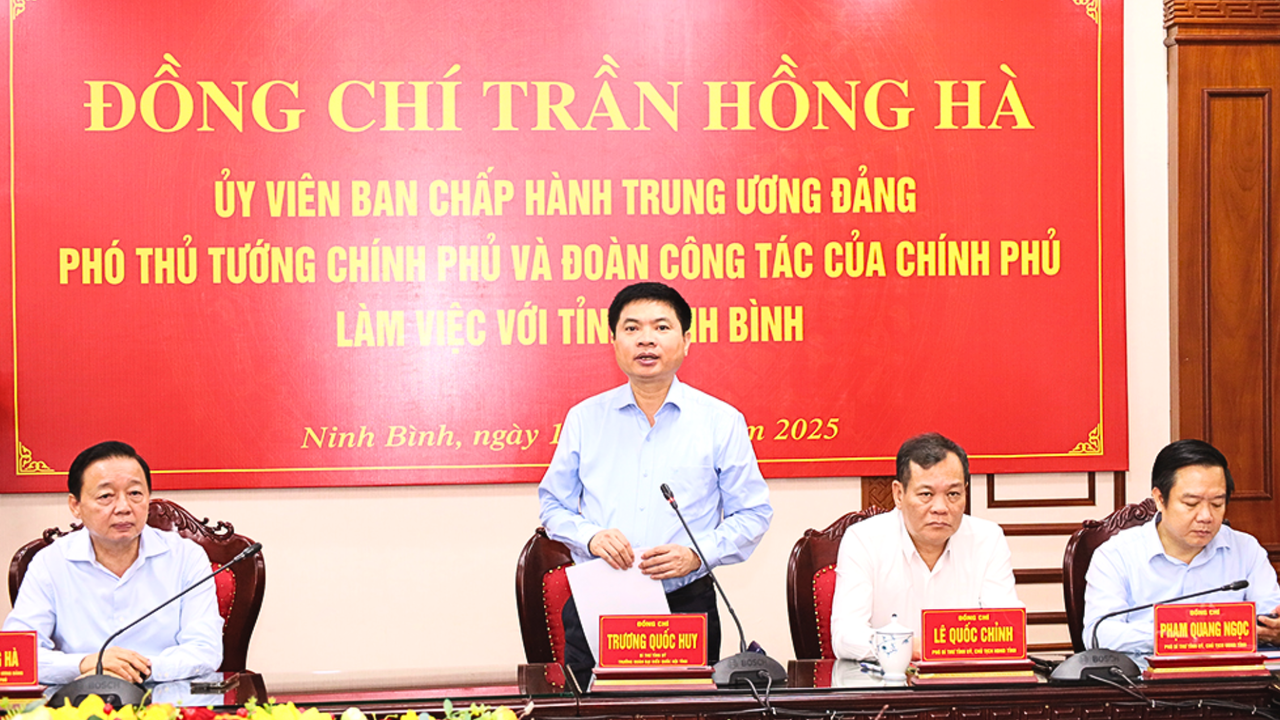 Ông Trương Quốc Huy - Bí thư Tỉnh ủy Ninh Bình phát biểu tại buổi làm việc (Ảnh: Trần Thoan)