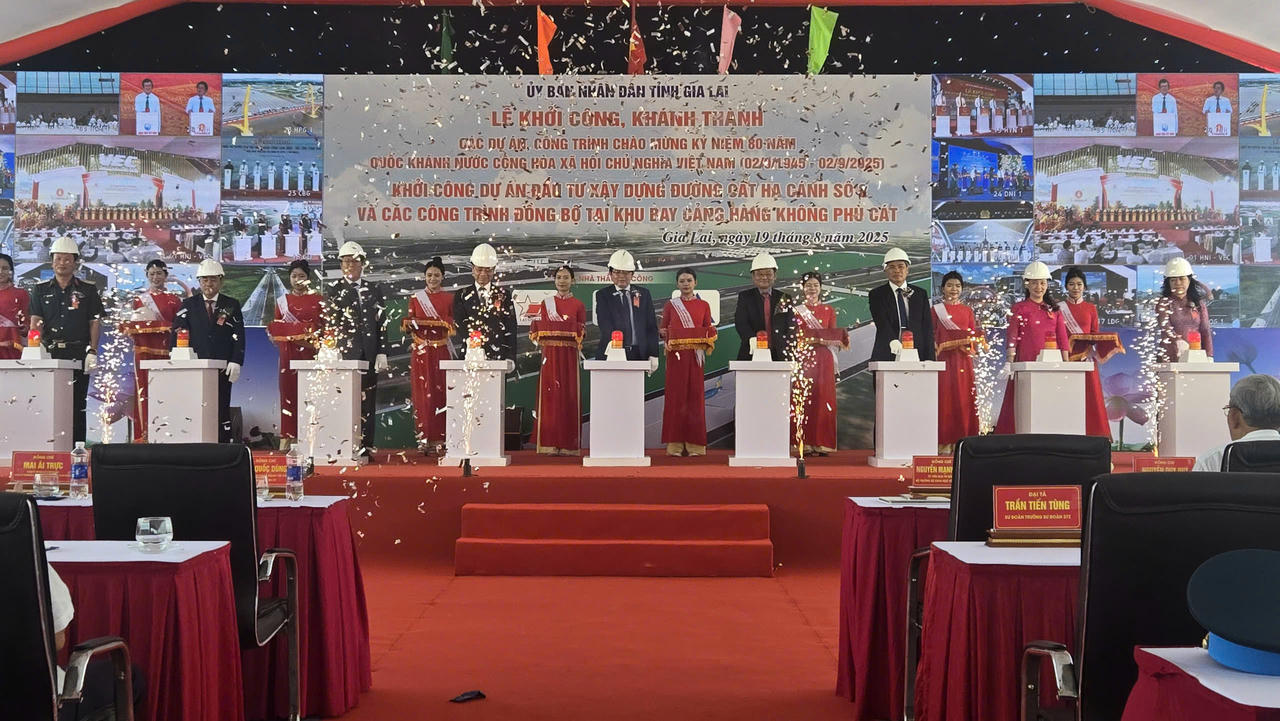 Lãnh đạo tỉnh Gia Lai nhấn nút khởi công dự án xây dựng đường cất hạ cánh số 2 và các công trình đồng bộ tại khu bay Cảng hàng không Phù Cát.