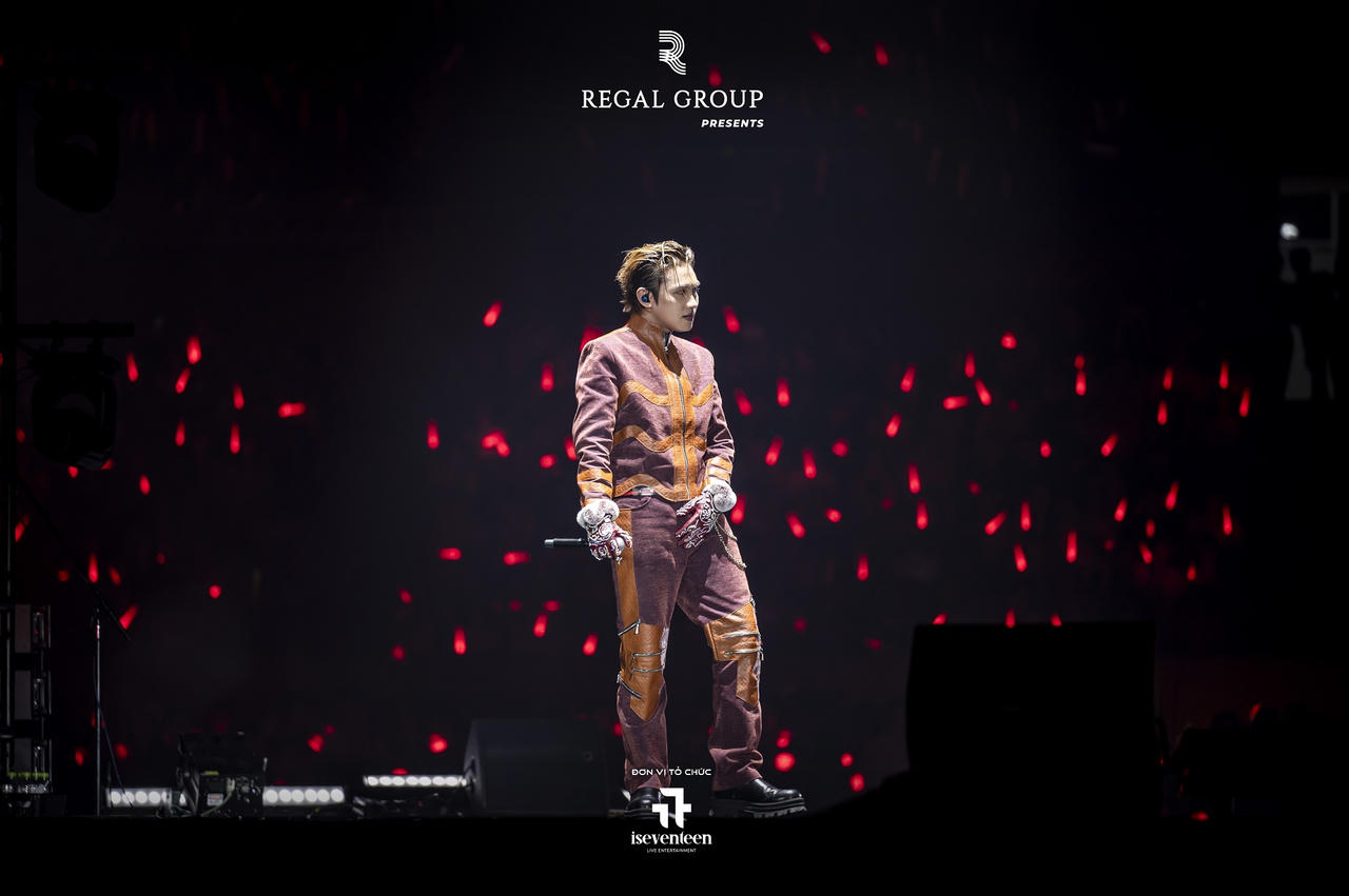 MANBO khuấy động khán đài với phong cách gai góc, cá tính.
