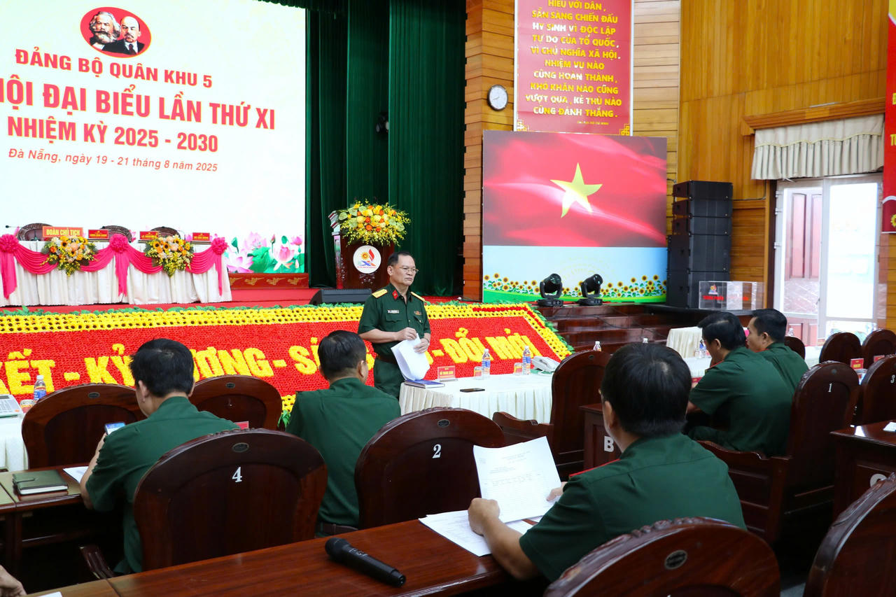 Họp Ban Giám khảo Hội thi phổ biến nội dung, thống nhất phương pháp.