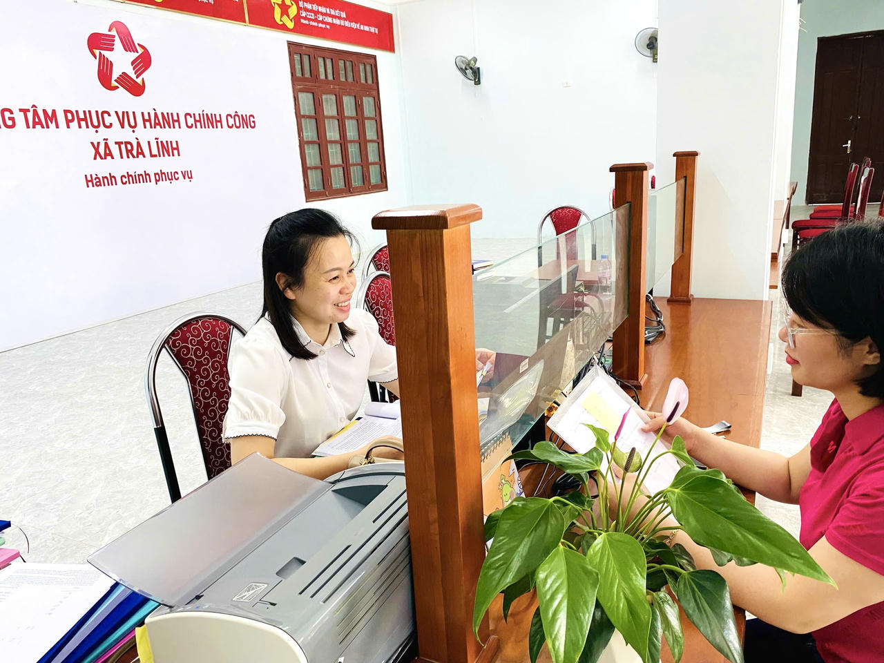Xã Biên giới Trà Lĩnh (Cao Bằng) nỗ lực tháo gỡ những vướng mắc trong lĩnh vực hộ tịch để hỗ trợ người dân tốt nhất (Ảnh: Lê Hanh)