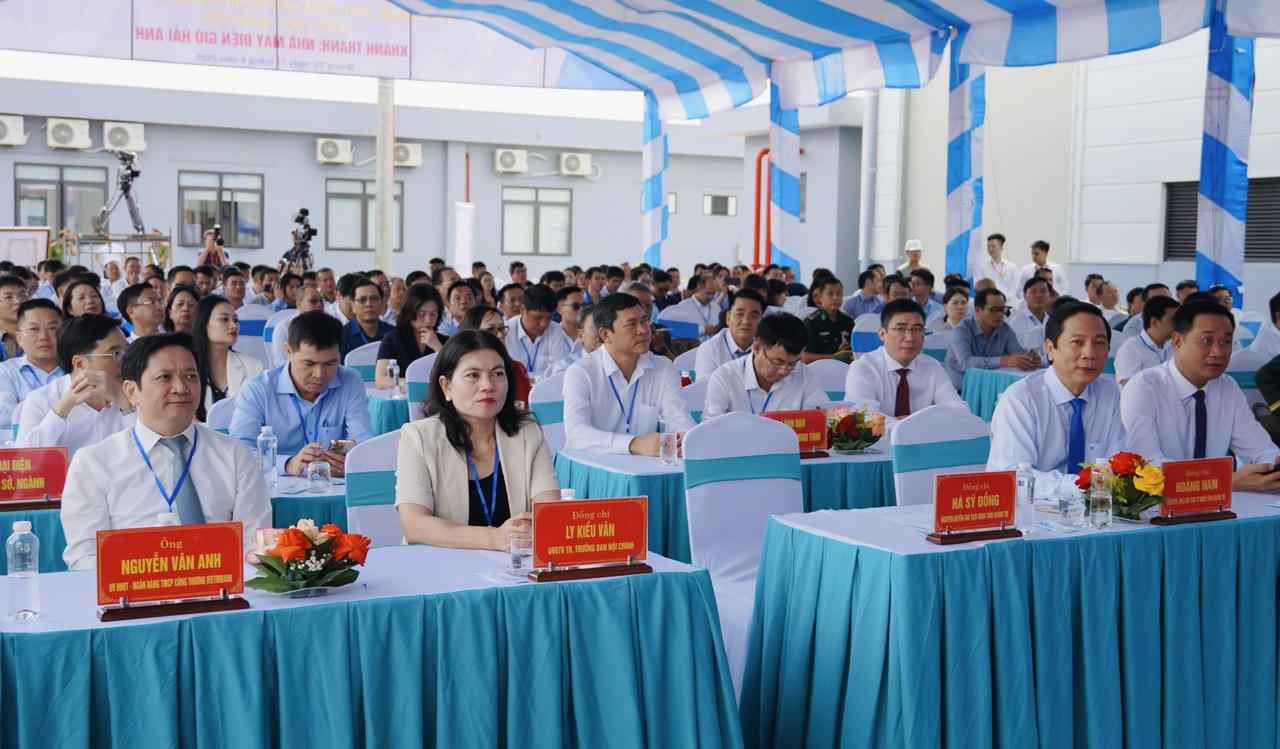 Các đại biểu tham dự Lễ khánh thành.