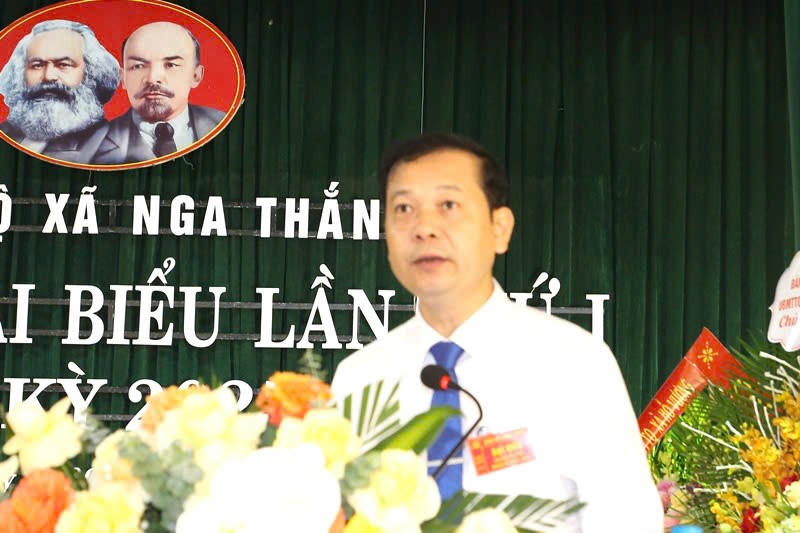 Ông Trịnh Quang Tiến, Bí thư Đảng ủy xã Nga Thắng phát biểu tại Đại hội. (Ảnh: Huyền Trang)