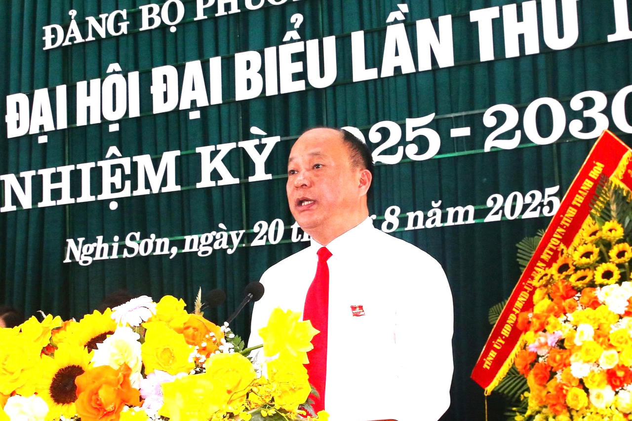 Ông Đinh Văn Minh, Bí thư Đảng ủy phường Nghi Sơn phát biểu tại Đại hội. (Ảnh: P. Dương)