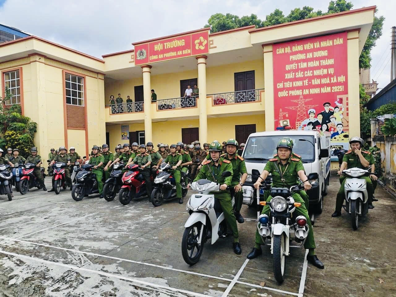 Công an TP Hải Phòng ra quân thực hiện cao điểm phòng, chống ma túy. 
(Ảnh: Nguyên An)