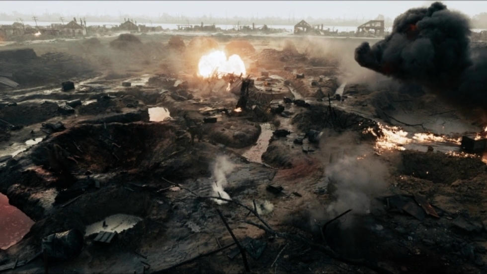 Tác phẩm có nhiều đại cảnh, lột tả sự khốc liệt của cuộc chiến. Ảnh: ĐPCC