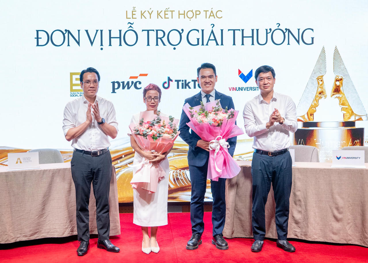 Các đơn vị bảo trợ giải thưởng ( ảnh N.D)