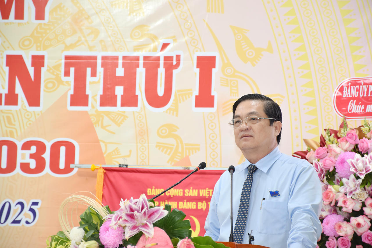 Ông Huỳnh Chí Nguyện - Phó Chủ tịch UBND tỉnh Cà Mau phát biểu chỉ đạo tại Đại hội.