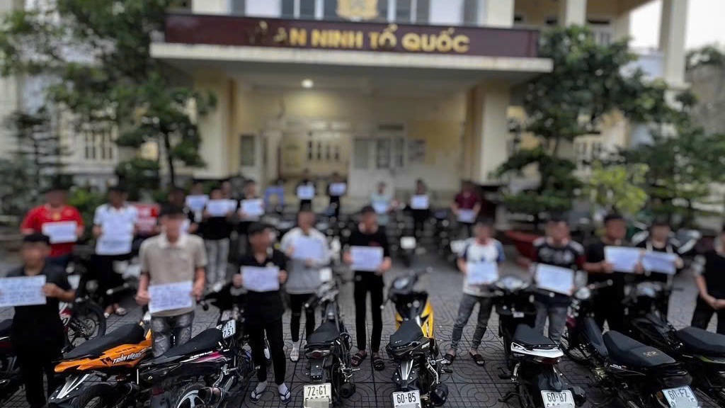 Khởi tố 21 thanh niên "hung thần đường phố"