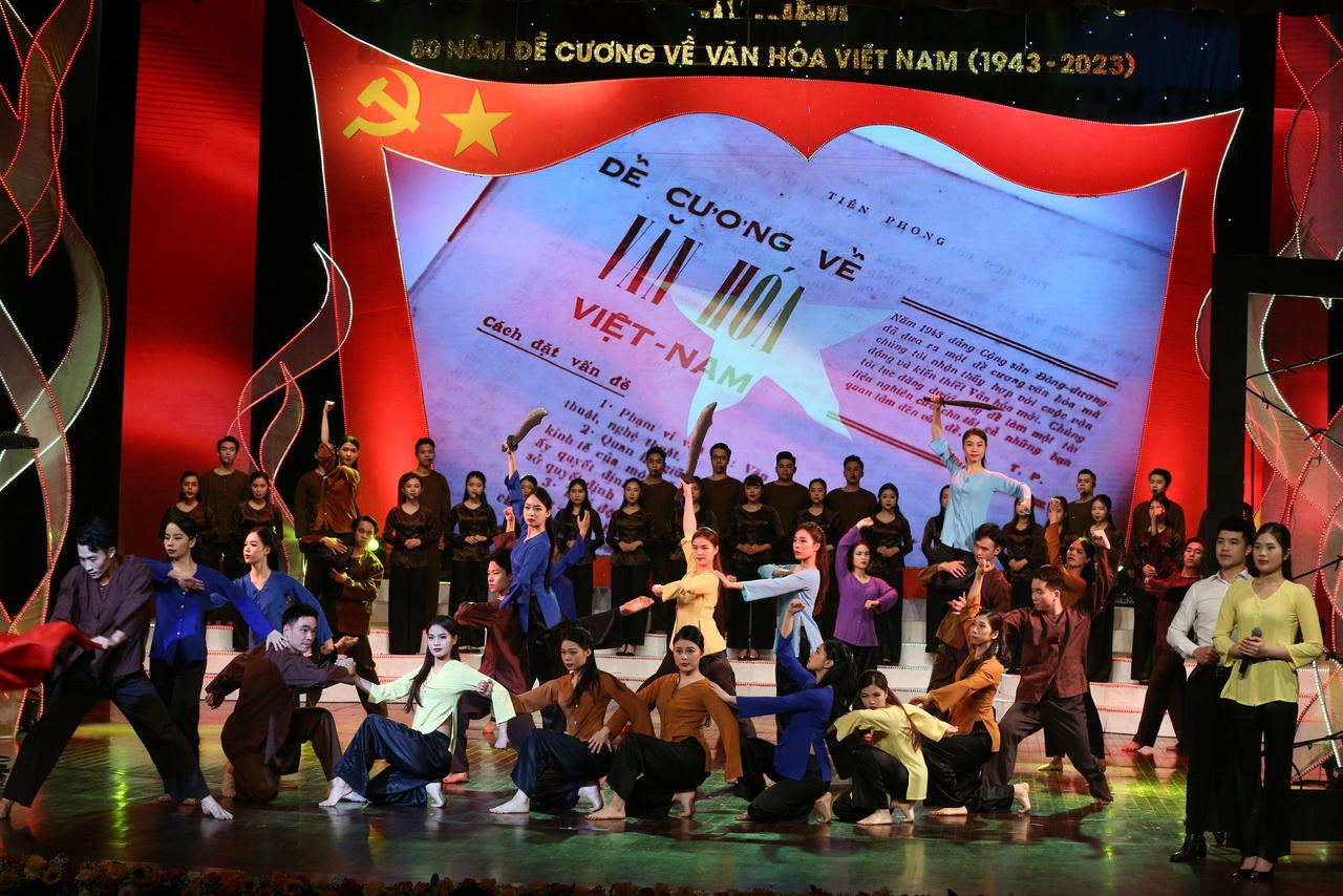 Feier zum 80. Jahrestag der Entstehung des „Outline on Vietnamese Culture“ (Foto: Elektronische Regierungszeitung)