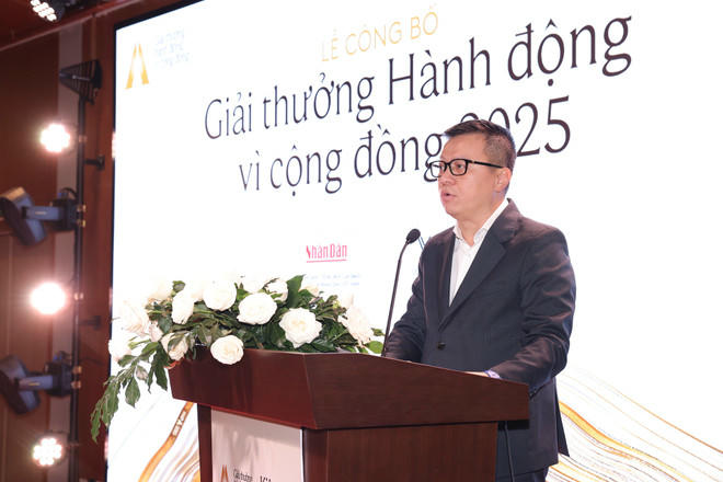 Ông Lê Quốc Minh, Tổng Biên tập Báo Nhân Dân, Trưởng Ban Tổ chức Human Act Prize 2025 chia sẻ thông tin về giải thưởng. (ảnh N.D)