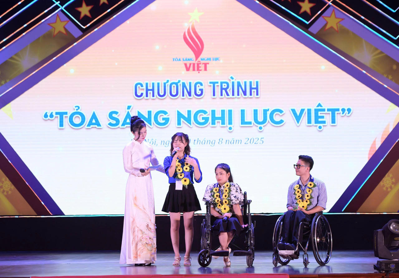 Một số gương mặt giao lưu tại chương trình (Ảnh: Đ.Hải)