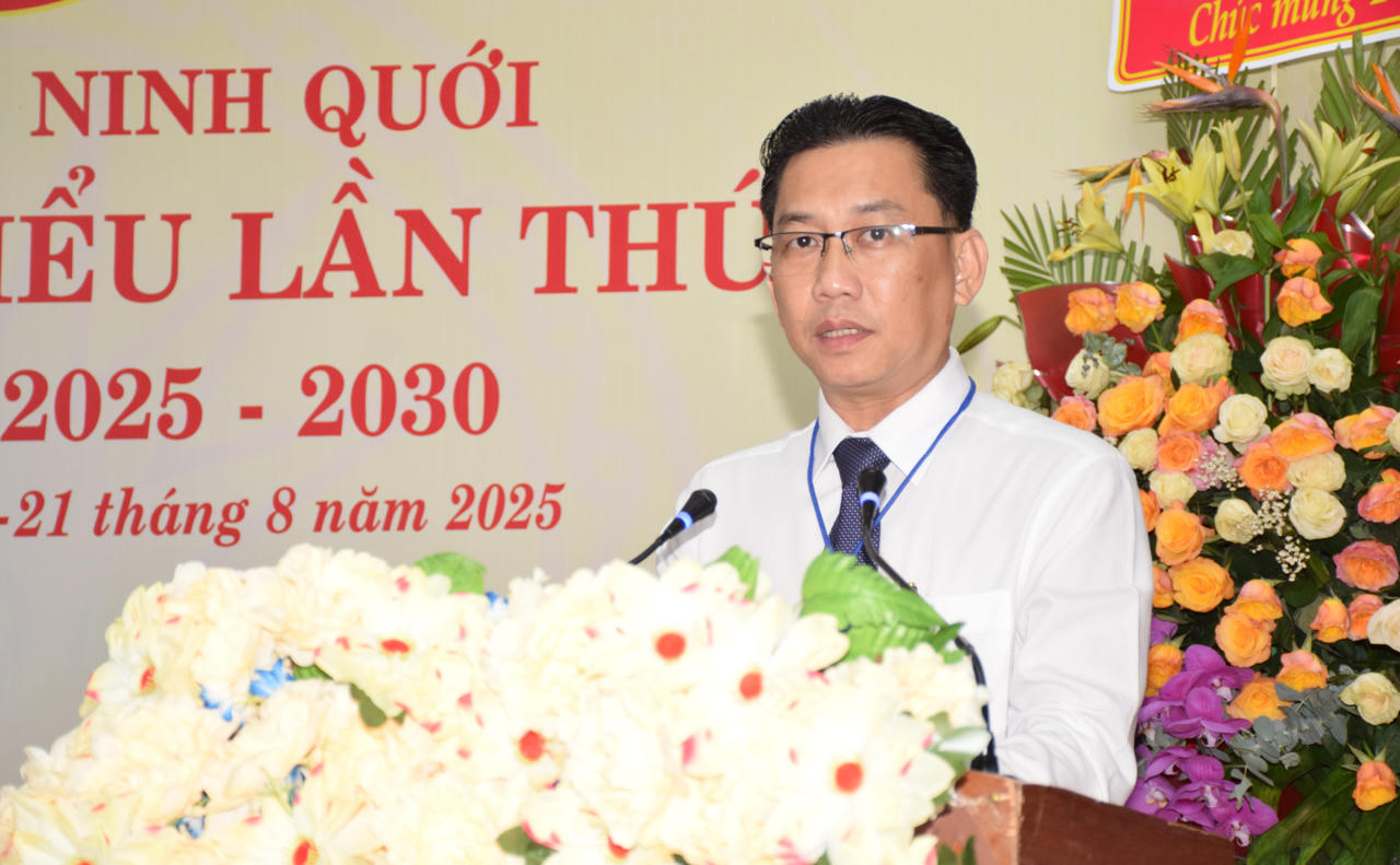 Ông Nguyễn Minh Nhựt – Bí thư Đảng ủy xã Ninh Quới, phát biểu bế mạc Đại hội.