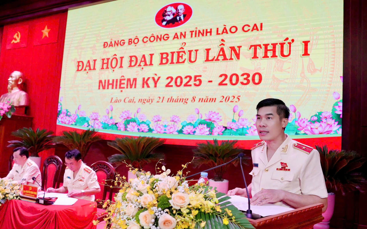 Thiếu tướng Cao Minh Huyền, Giám đốc Công an tỉnh Lào Cai phát biểu khai mạc Đại hội