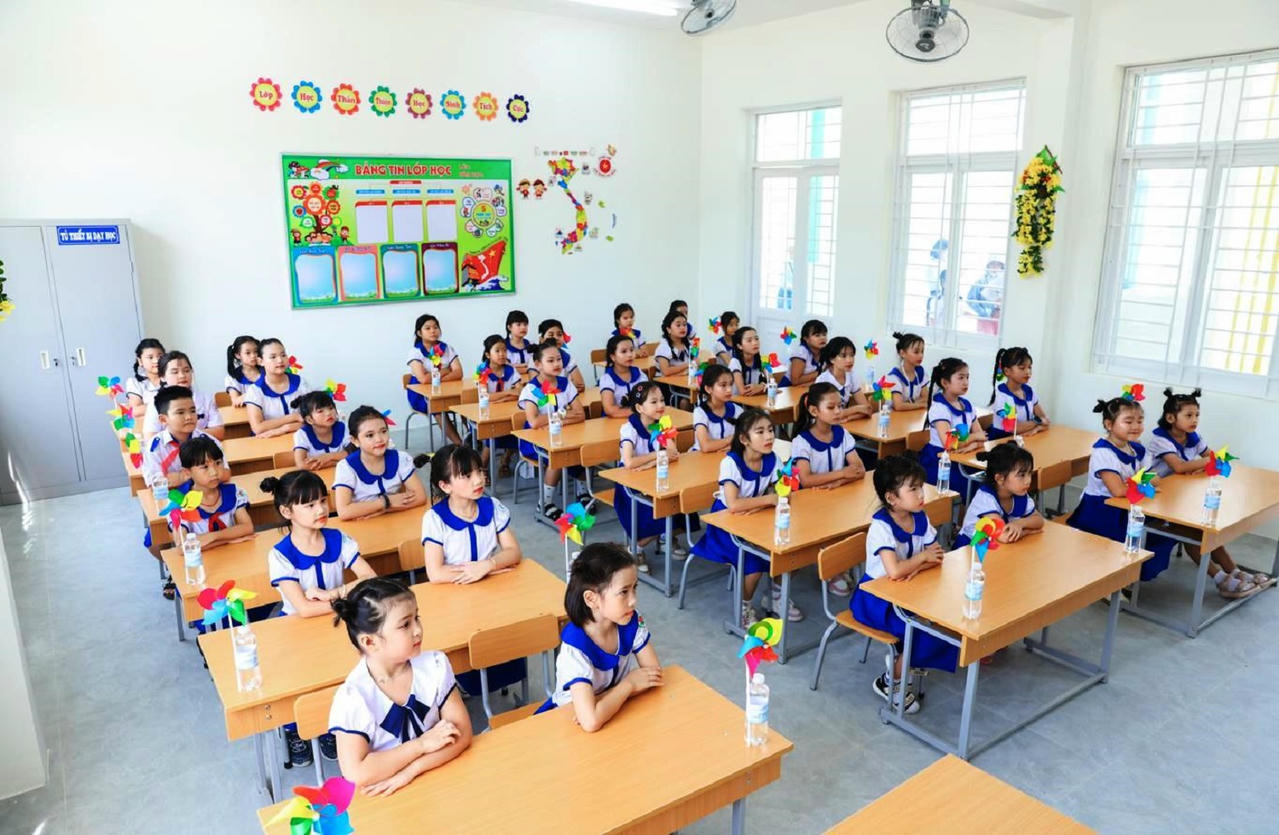 Trường được đầu tư xây dựng đáp ứng nhu cầu học tập và rèn luyện của 1.300 học sinh trên địa bàn sẽ thật sự là ngôi trường "bước ra từ trong mơ".