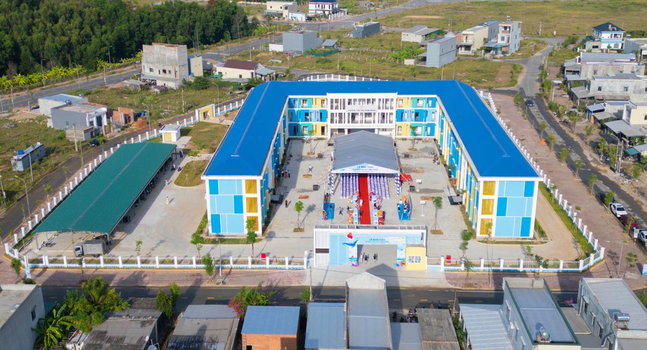 Hòa Phát bàn giao ngôi trường trị giá 42 tỷ đồng cho tỉnh Quảng Ngãi