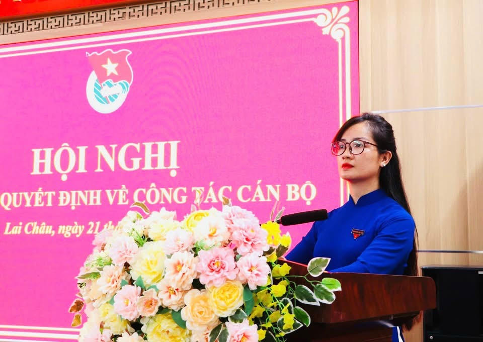 Tân Bí thư Tỉnh đoàn phát biểu nhận nhiệm vụ.