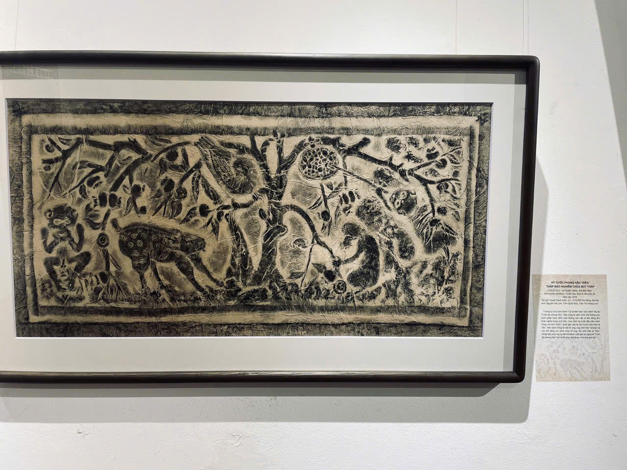 Học theo người Pháp, các nhà nghiên cứu mỹ thuật Việt Nam trong những chuyến đi điền dã nghiên cứu về lịch sử mỹ thuật Việt Nam đã sử dụng phương pháp làm bản rập để hệ thống hóa các hoa văn trang trí trên đá, gốm, gỗ ở các di tích mỹ thuật của người Việt.