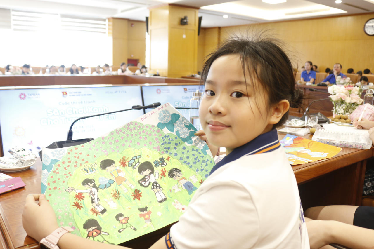 Phát động cuộc thi vẽ tranh 'Sân chơi xanh cho tương lai em'