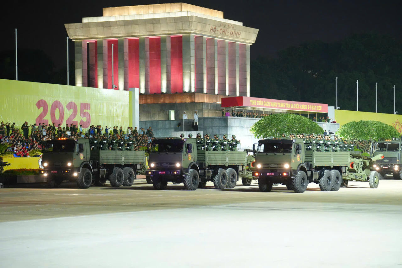 Mãn nhãn dàn khí tài hiện đại trong buổi hợp luyện diễu binh A80