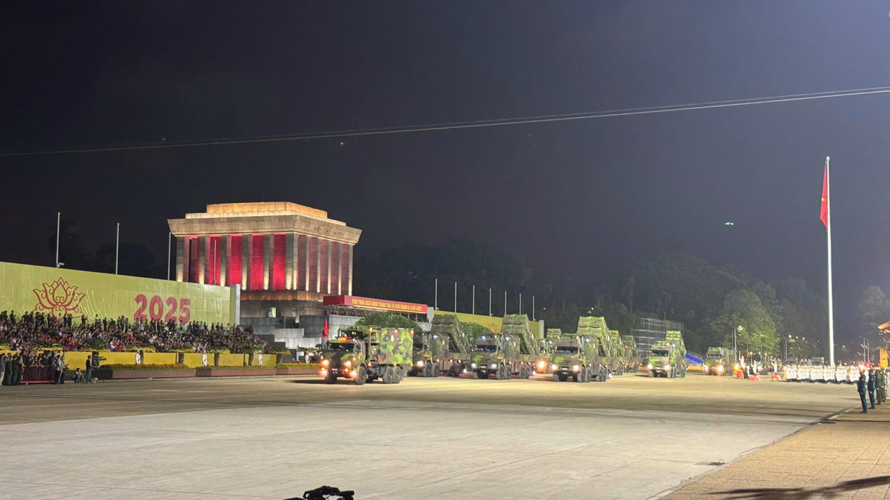 Mãn nhãn dàn khí tài hiện đại trong buổi hợp luyện diễu binh A80