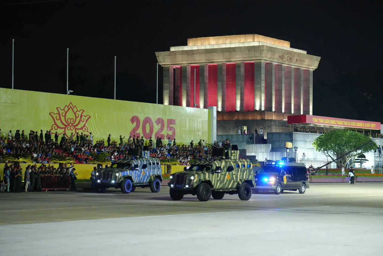 Mãn nhãn dàn khí tài hiện đại trong buổi hợp luyện diễu binh A80