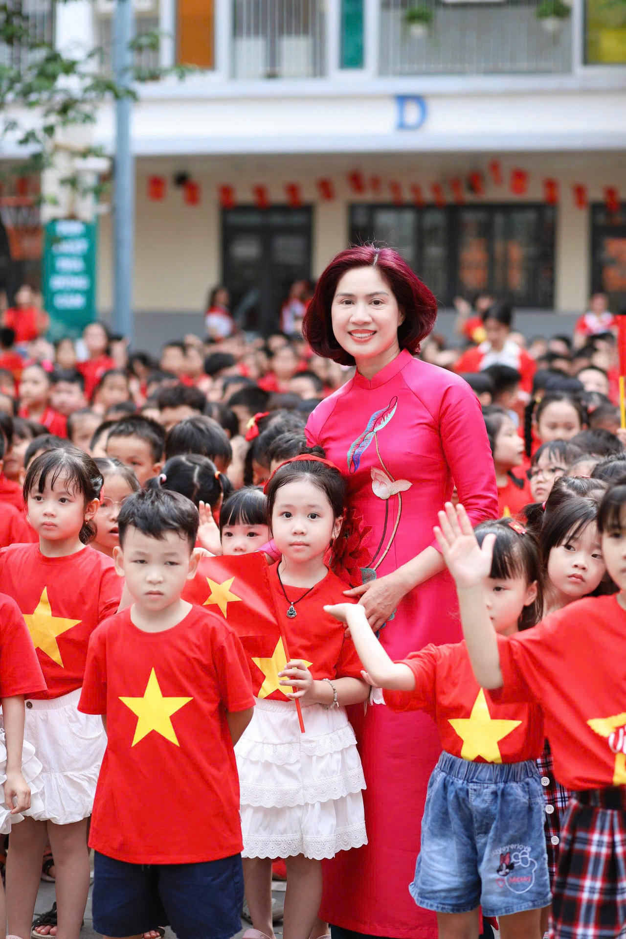 Rộn ràng không khí Đại lễ 2/9 tại trường học, công sở 