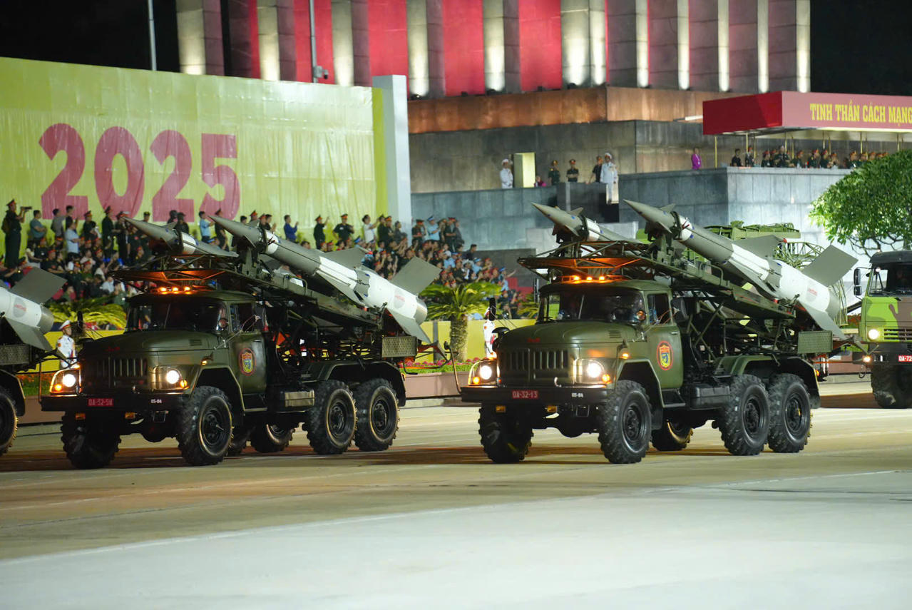 Mãn nhãn dàn khí tài hiện đại trong buổi hợp luyện diễu binh A80