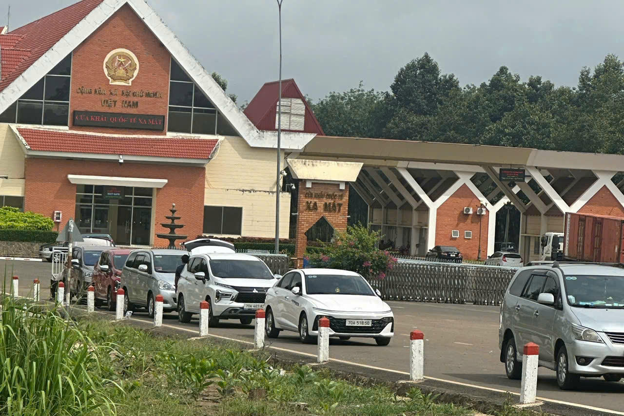 Tại các cửa khẩu được lực lượng Biên phòng Tây Ninh tuần tra, kiểm soát nghiêm ngặt