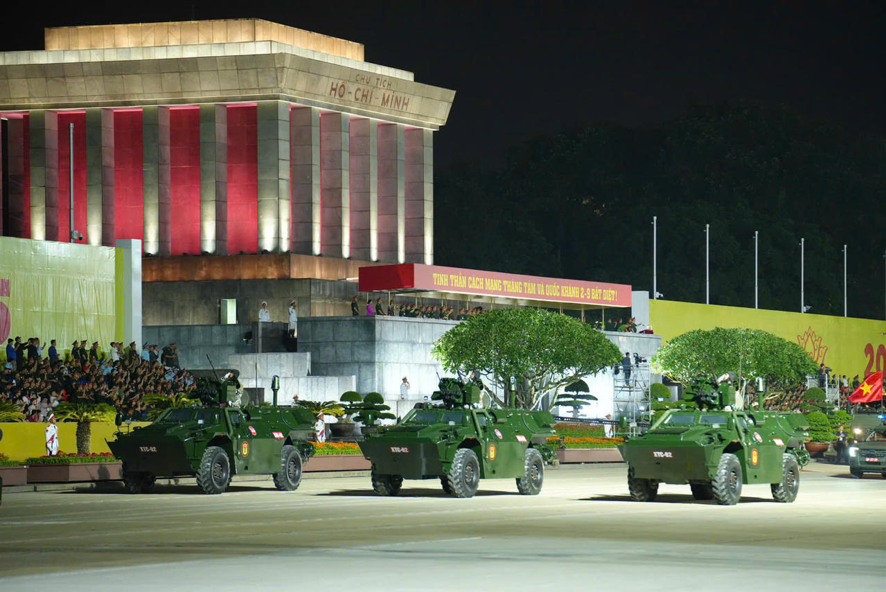 Mãn nhãn dàn khí tài hiện đại trong buổi hợp luyện diễu binh A80