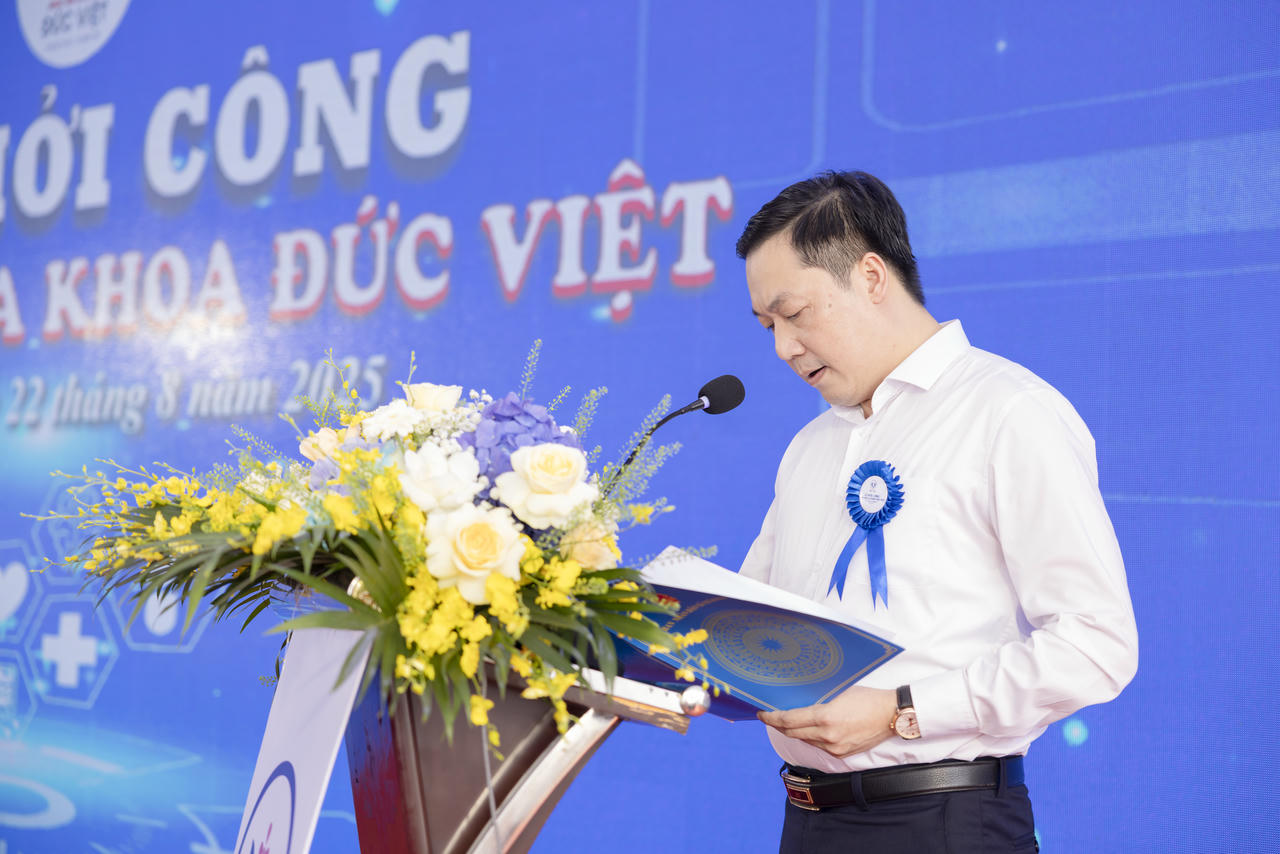 Ông Nguyễn Anh Đức - Chủ tịch UBND xã Xuân Mai, đại diện lãnh đạo địa phương phát biểu tại Lễ khởi công 