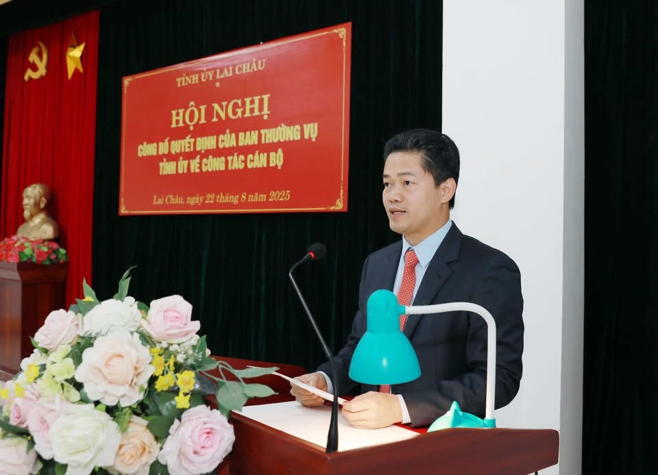 Ông Vũ Mạnh Hà - Ủy viên Dự khuyết Ban Chấp hành Trung ương Đảng, Phó Bí thư Thường trực Tỉnh ủy Lai Châu phát biểu tại hội nghị.