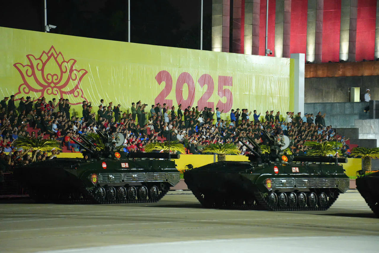 Mãn nhãn dàn khí tài hiện đại trong buổi hợp luyện diễu binh A80