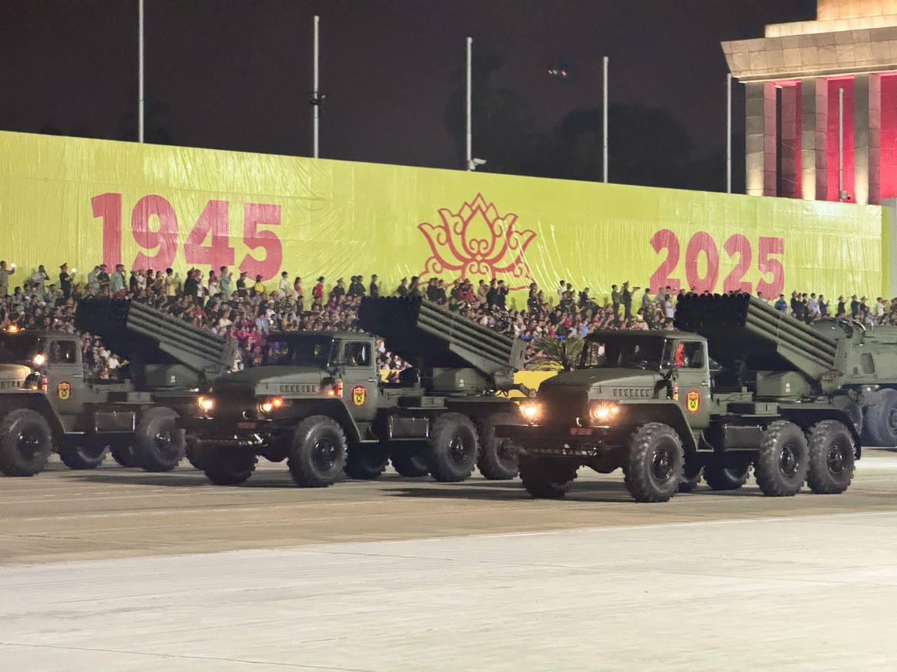 Mãn nhãn dàn khí tài hiện đại trong buổi hợp luyện diễu binh A80