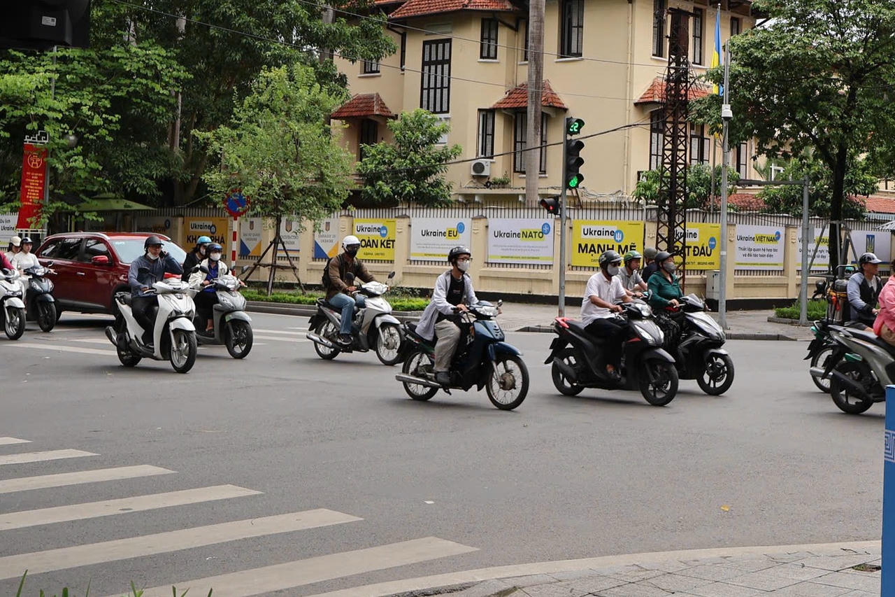 Thời tiết ngày 23/8: Hà Nội ngày nắng gián đoạn, chiều tối mưa dông, TP HCM có mưa rào và dông Thời tiết ngày 23/8: Hà Nội ngày nắng gián đoạn, chiều tối mưa dông, TP HCM có mưa rào và dông