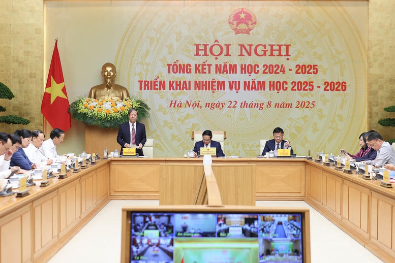 Bộ trưởng Bộ Giáo dục và Đào tạo Nguyễn Kim Sơn chia sẻ toàn ngành sẽ hành động theo chủ đề: "Kỷ cương, Sáng tạo, Đột phá, Phát triển" - Ảnh: VGP/Nhật Bắc