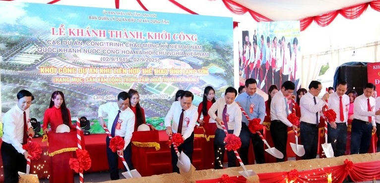 Nghi thức khởi công dự án.