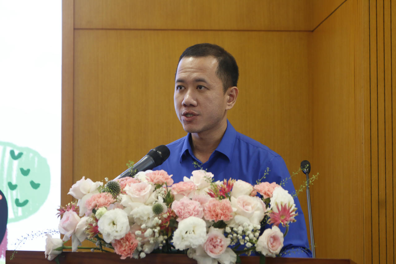 Ông Đặng Quốc Khánh - Phó Bí thư Đoàn thanh niên Bộ NN-MT phát biểu tại buổi lễ.