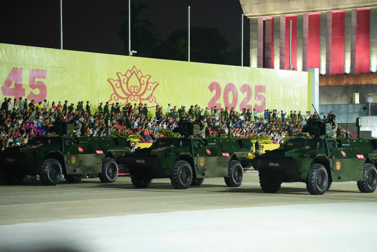 Mãn nhãn dàn khí tài hiện đại trong buổi hợp luyện diễu binh A80