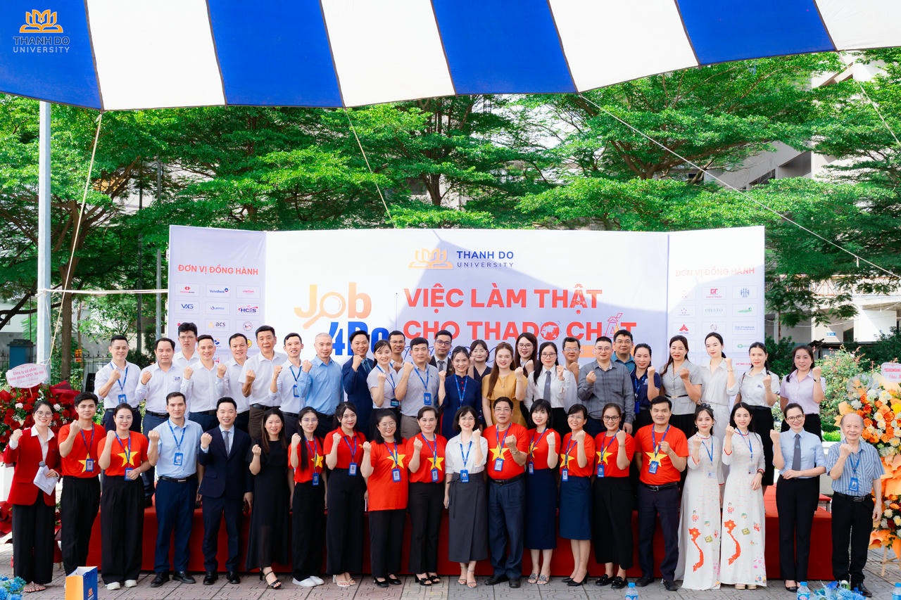 Ngày hội Việc làm mang đến một nhịp cầu kết nối mạnh mẽ giữa sinh viên với thực tiễn cuộc sống